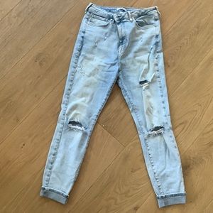Like new high waisted jeans.